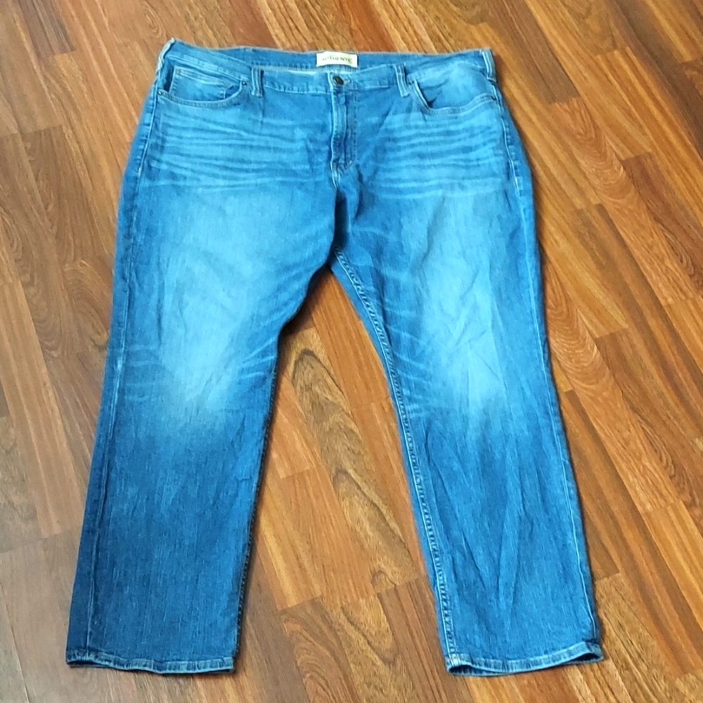 Authentic by Silver Jeans Men's The Athletic Fit Straight Leg Jeans